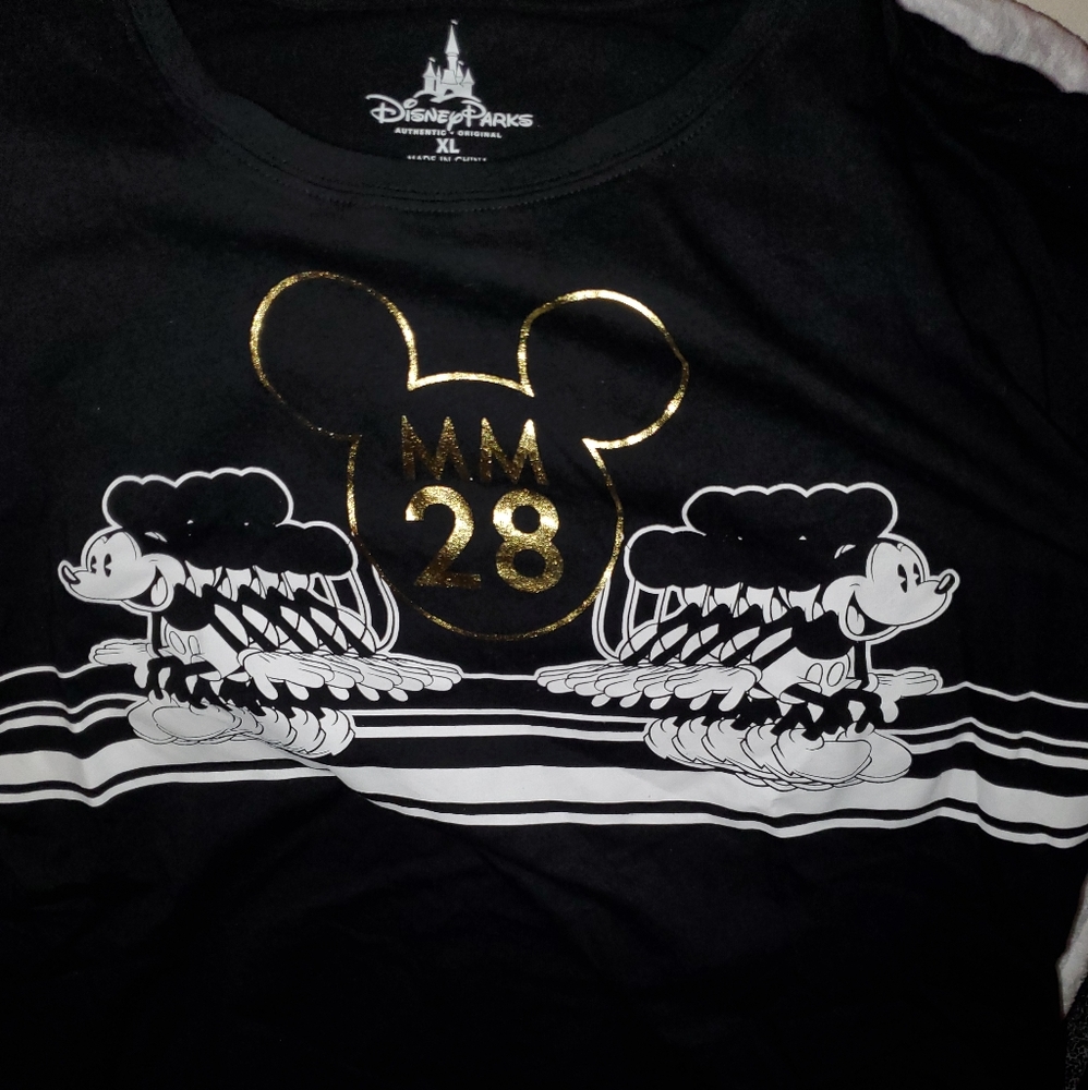 Disney mens Mickey tshirt xl black new with tag
